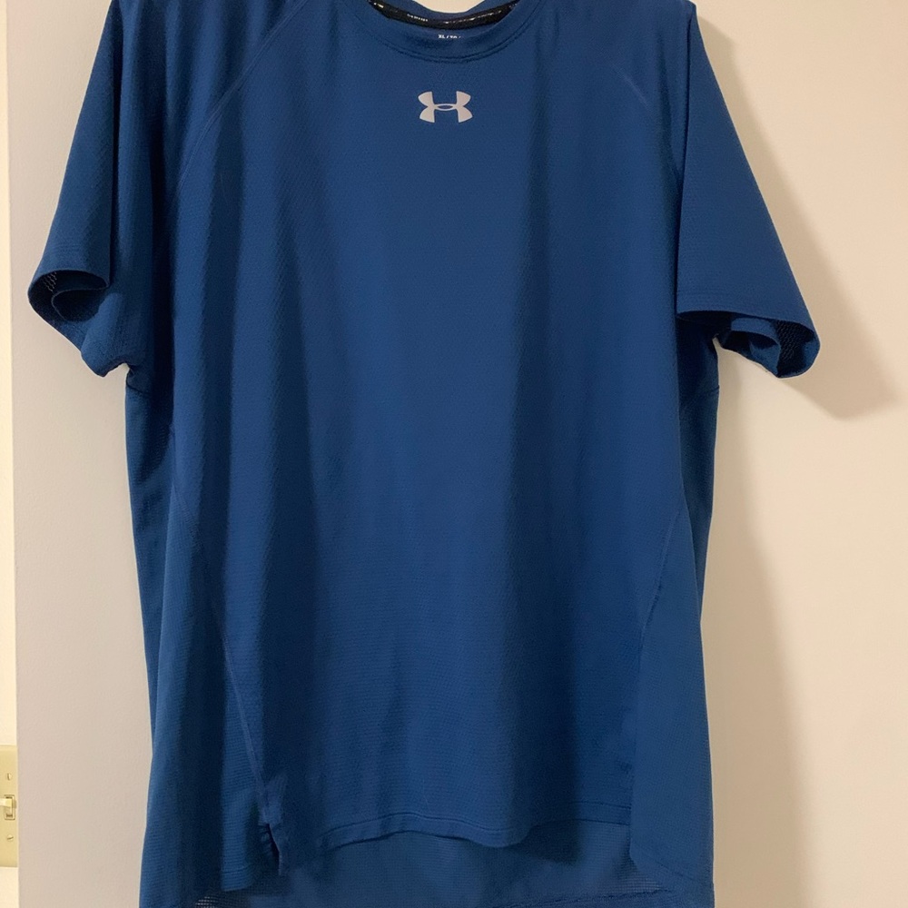 Mens under Armour top